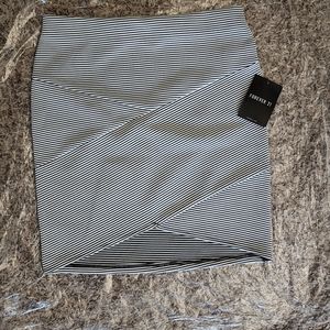 Skirt- short ,USA size: s